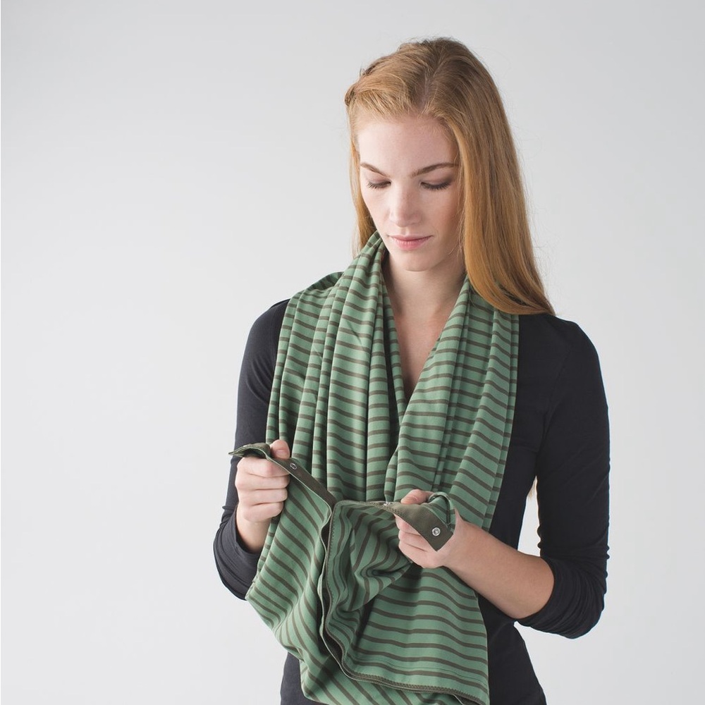NWT! Lululemon Vinyasa Scarf *Rulu, Deenie Stripe Desert Olive Fatigue Green